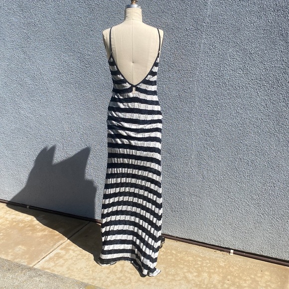 GYPSY | KNIT MAXI DRESS - Picture 2 of 9